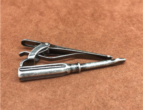 Anti-silver screwdriver tie clip